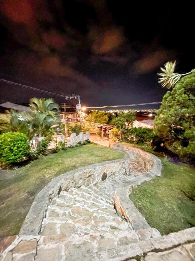 La Palmera Hostel Cali Εξωτερικό φωτογραφία