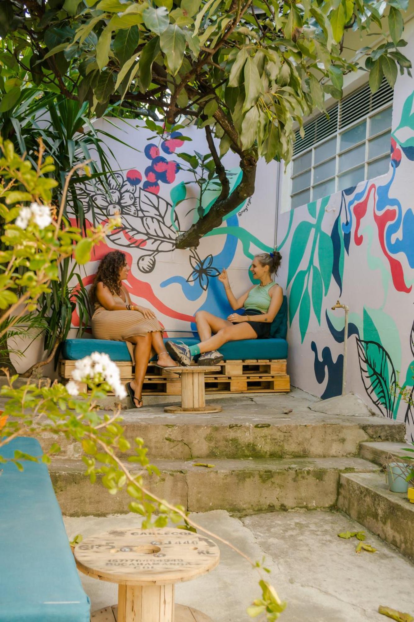 La Palmera Hostel Cali Εξωτερικό φωτογραφία